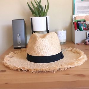 Vici straw hat!! NWT